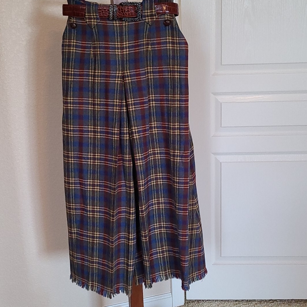 Split wool midi skirt by J. McLaughlin